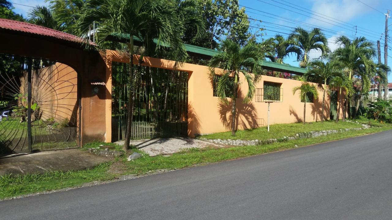 Embassy House Bed & Breakfast Puerto Jiménez Exterior photo