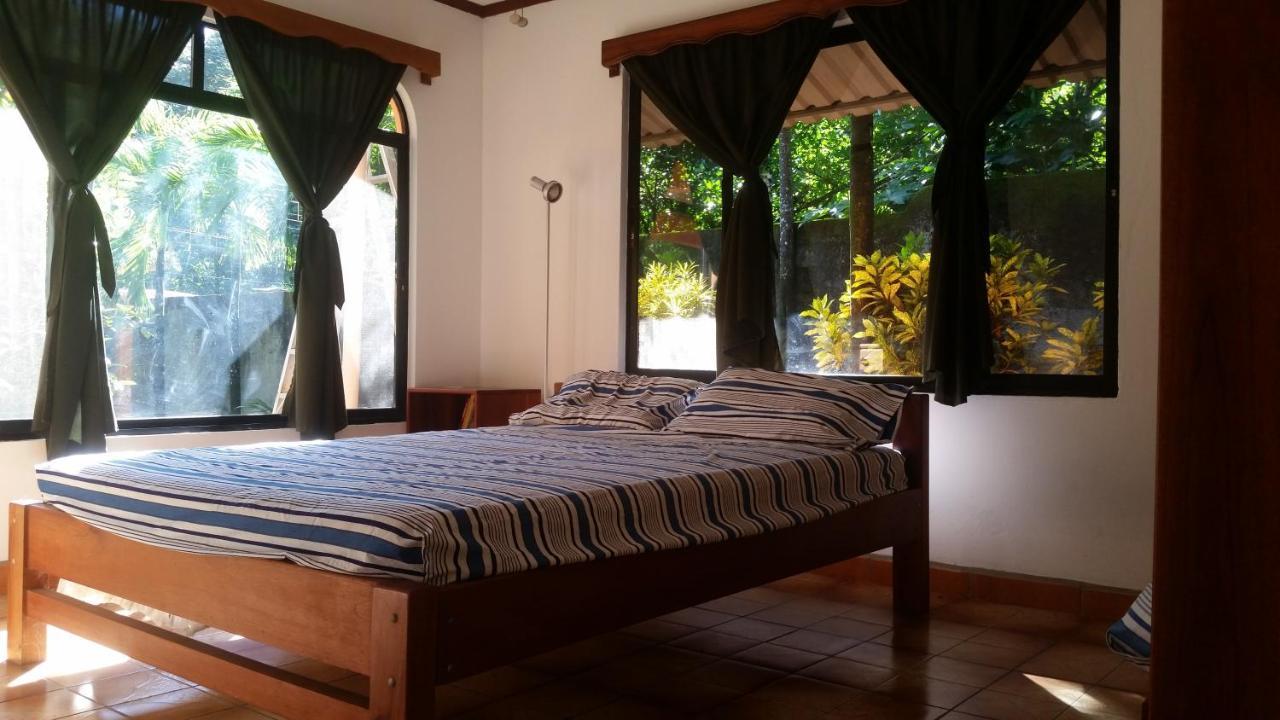 Embassy House Bed & Breakfast Puerto Jiménez Exterior photo